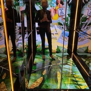 Meet your Posher, Helen